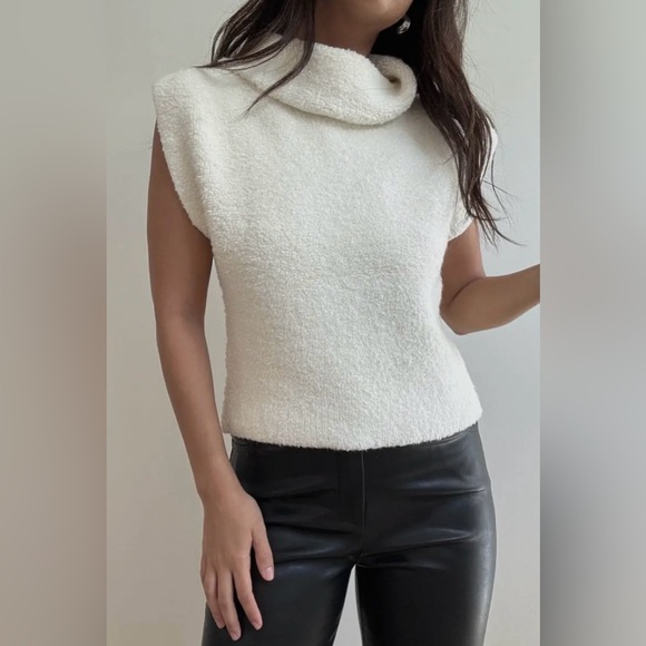 Et Clet Cream/Ivory Sleeveless Turtleneck Sweater - Picture 2 of 6